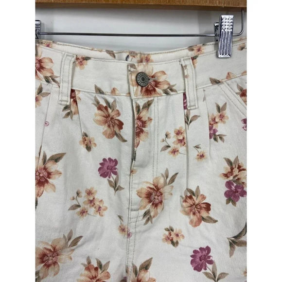 American Eagle Women's Mom Short Floral Mid Rise Denim Cuffed Shorts Size 0 NWT - Picture 3 of 13